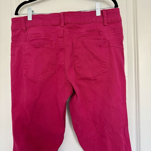 Elite Jeans Distressed Fuchsia Jeans Plus Size 16 Ripped Leg Cropped Capris - Picture 6 of 11